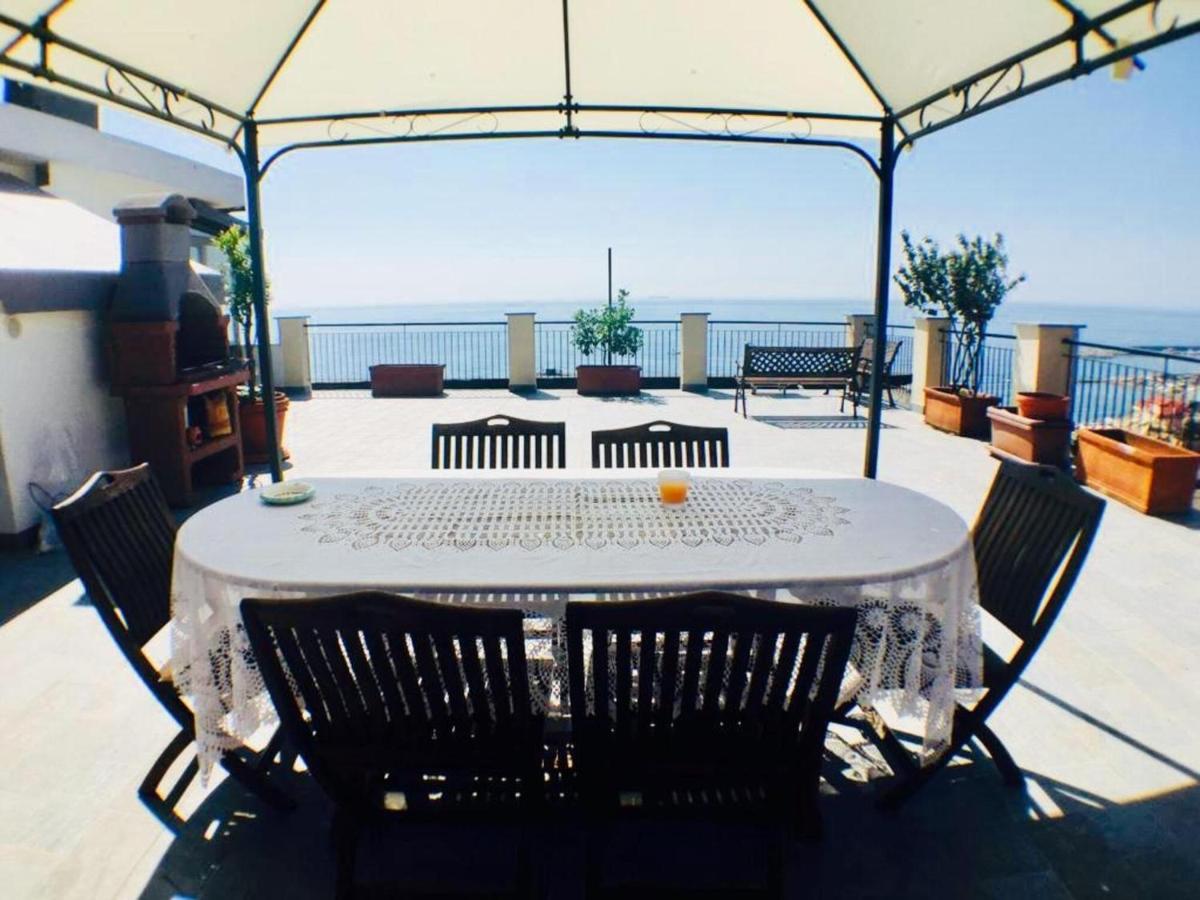 Апартаменты Riviera Mare Варацце Экстерьер фото